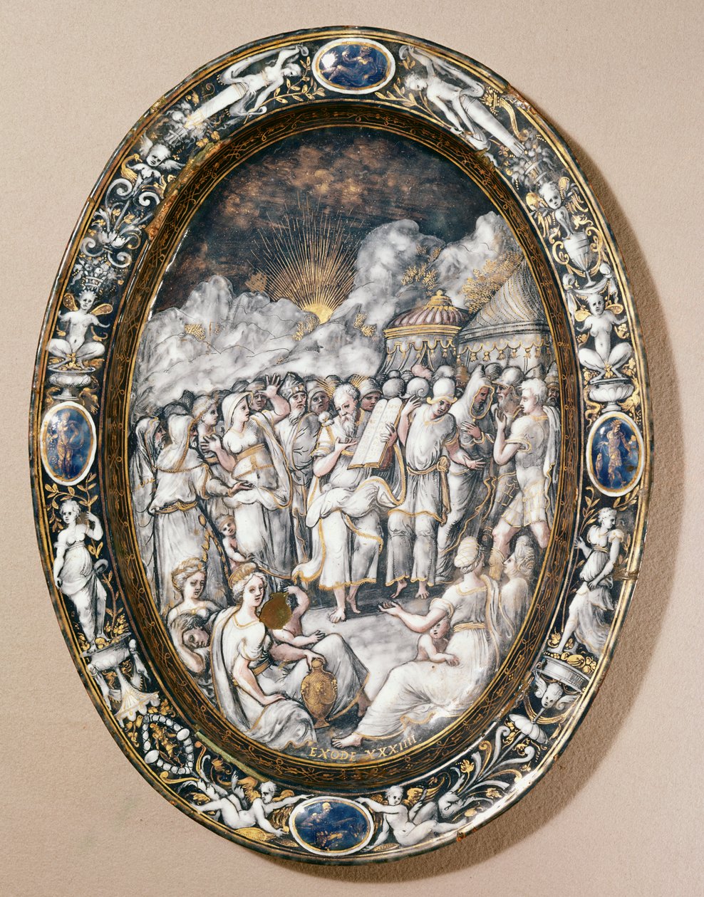 Piatto ovale raffigurante la discesa di Mosè dal Monte Sinai, Scuola di Limoges da Pierre Reymond