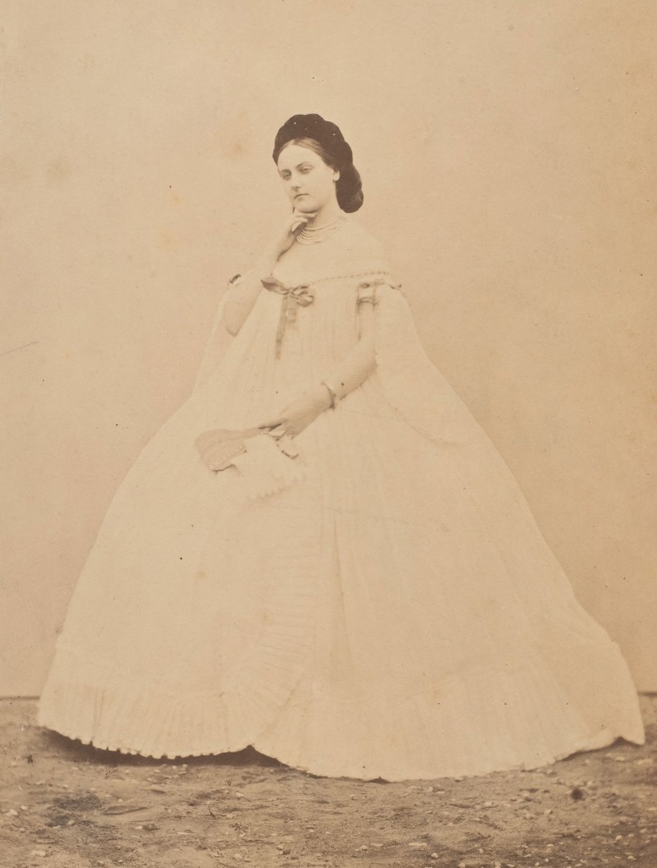 Le peignoir plisie autre, 1860s da Pierre Louis Pierson