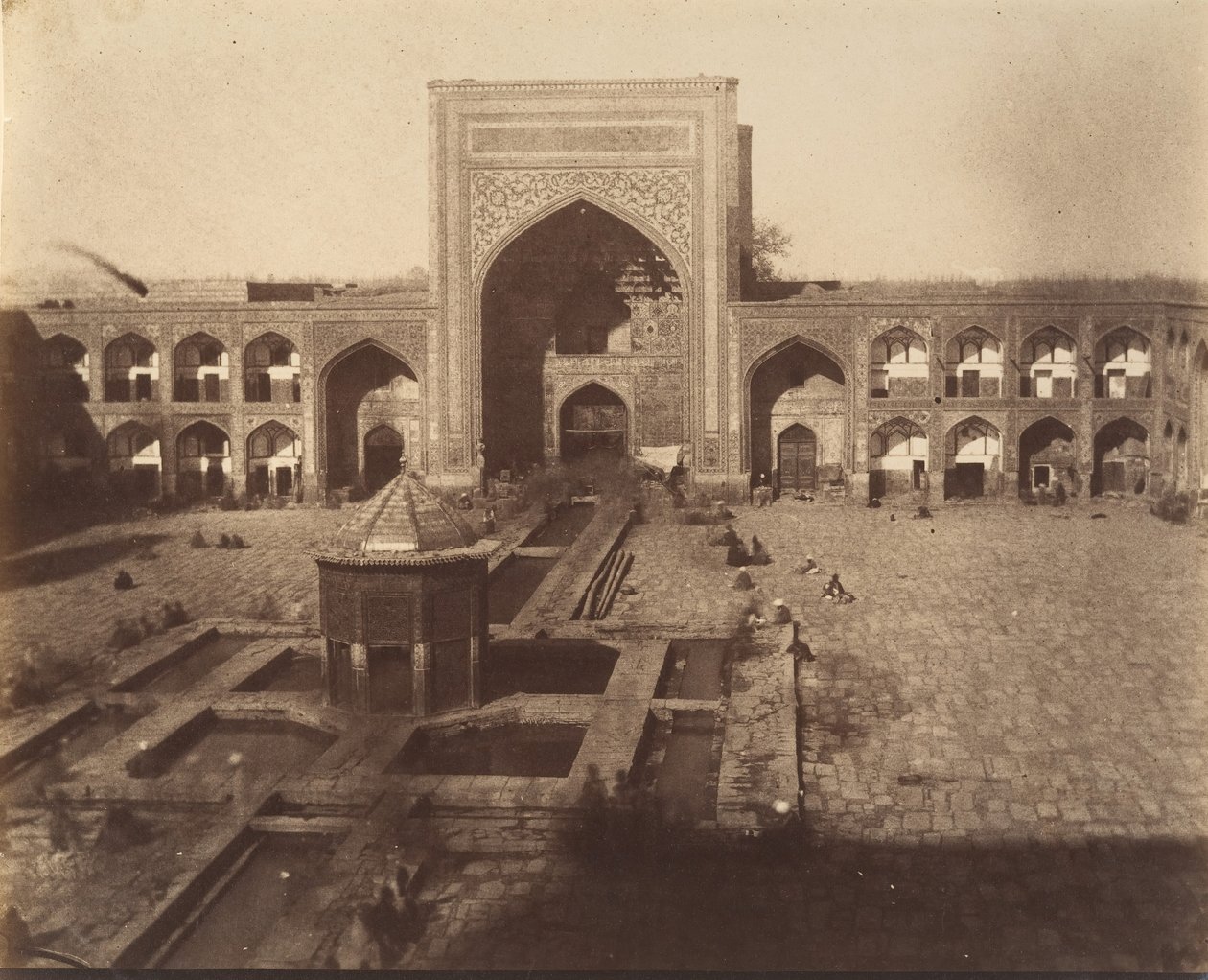 [Porta principale di MESHED], 1840s-60s da Possibly by Luigi Pesce.