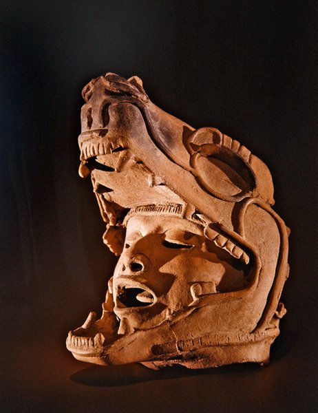 Testa umana nella bocca di un giaguaro, Cultura Remojadas, Vera Cruz da Pre Columbian Pre Columbian