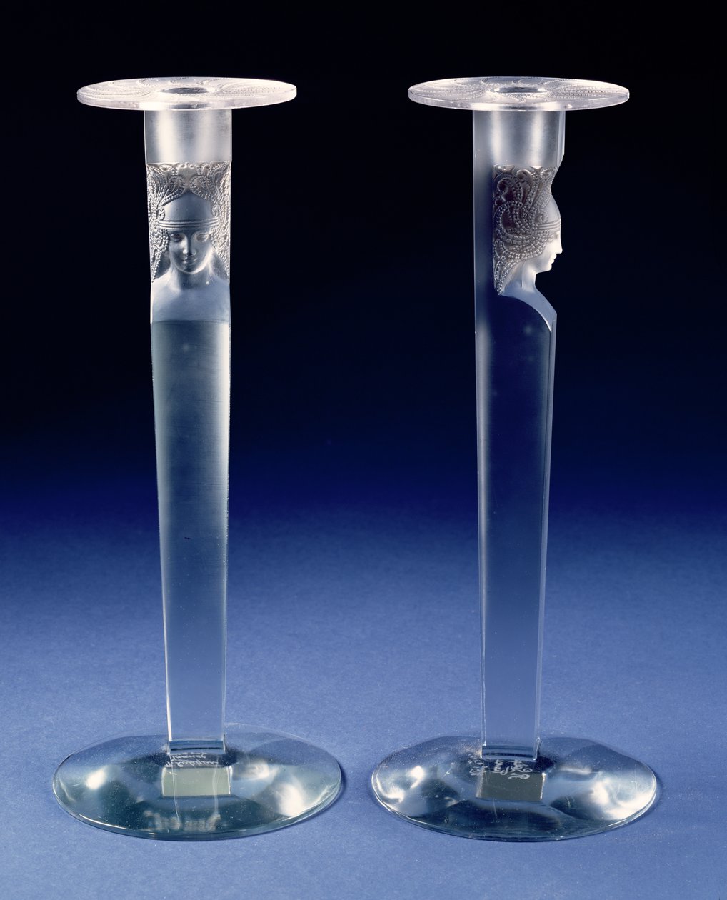 Cariatide, un paio di candelabri (vetro) da Rene Jules Lalique