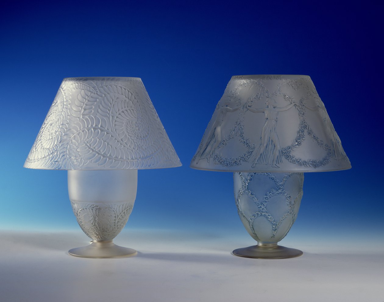 Feuillages Frosted Tables Lamps (vetro) da Rene Jules Lalique
