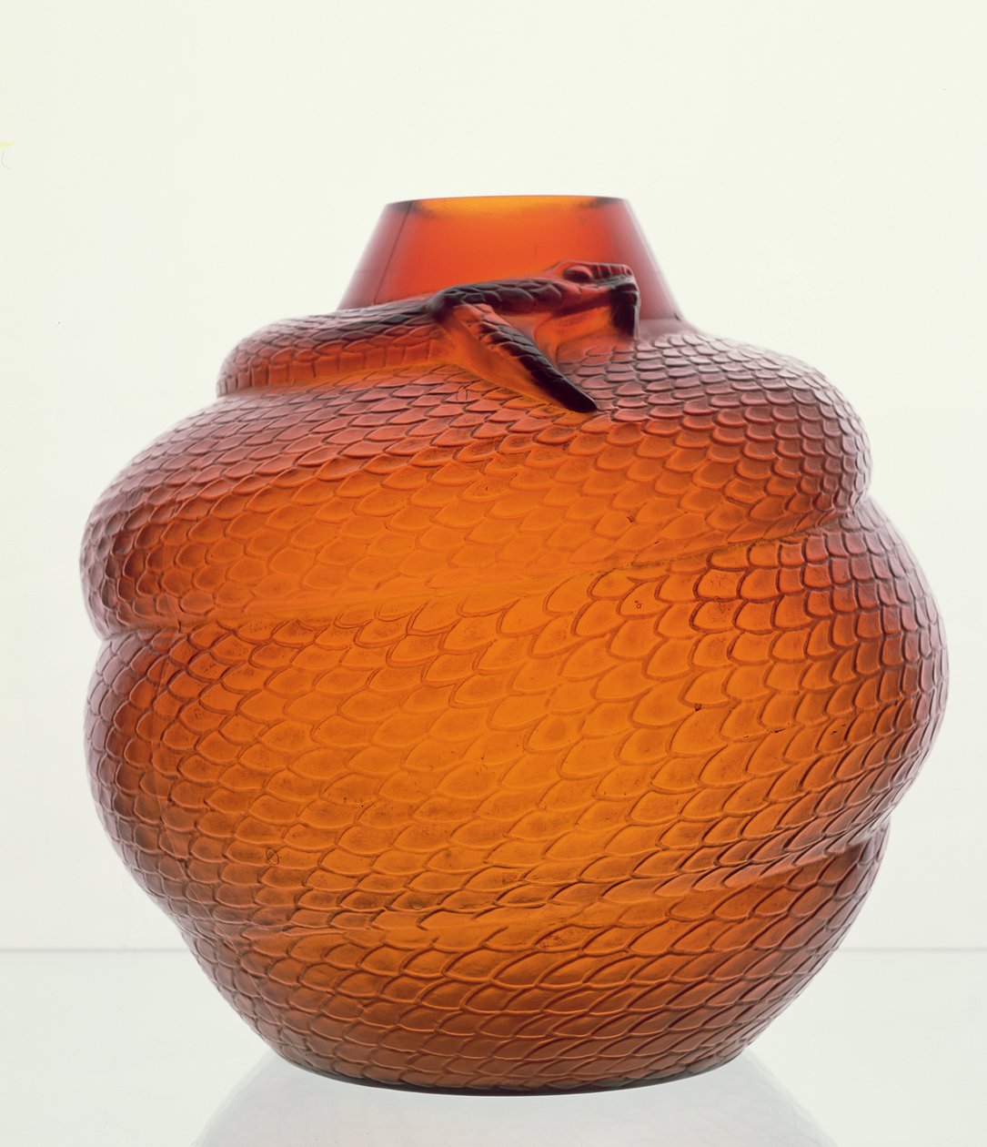 Serpente, vaso di vetro ambra oviforme di Lalique da Rene Jules Lalique