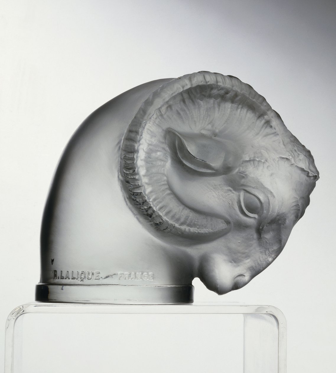 Testa di un ariete da Rene Jules Lalique