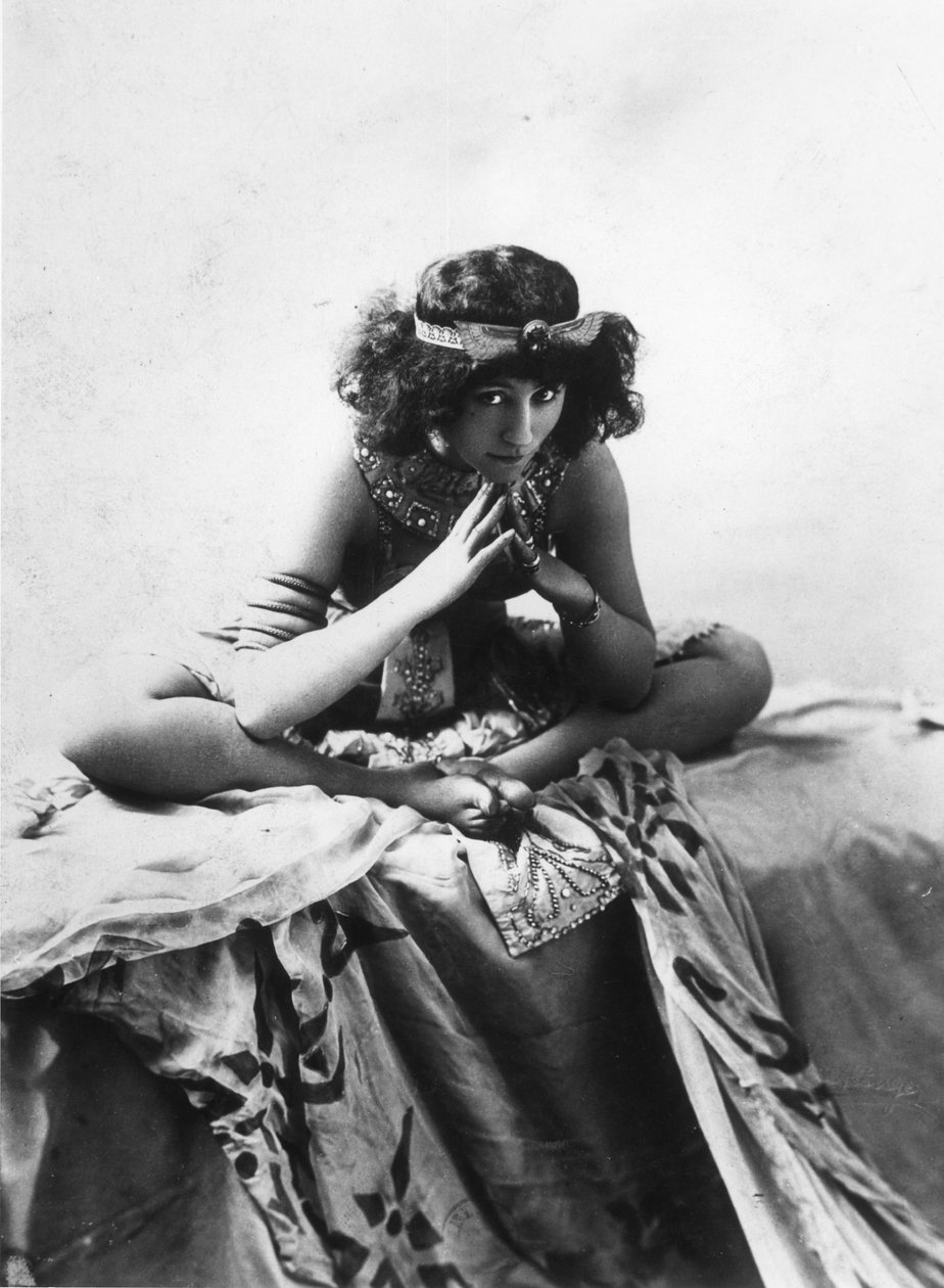 Colette (1873-1954) recita in 