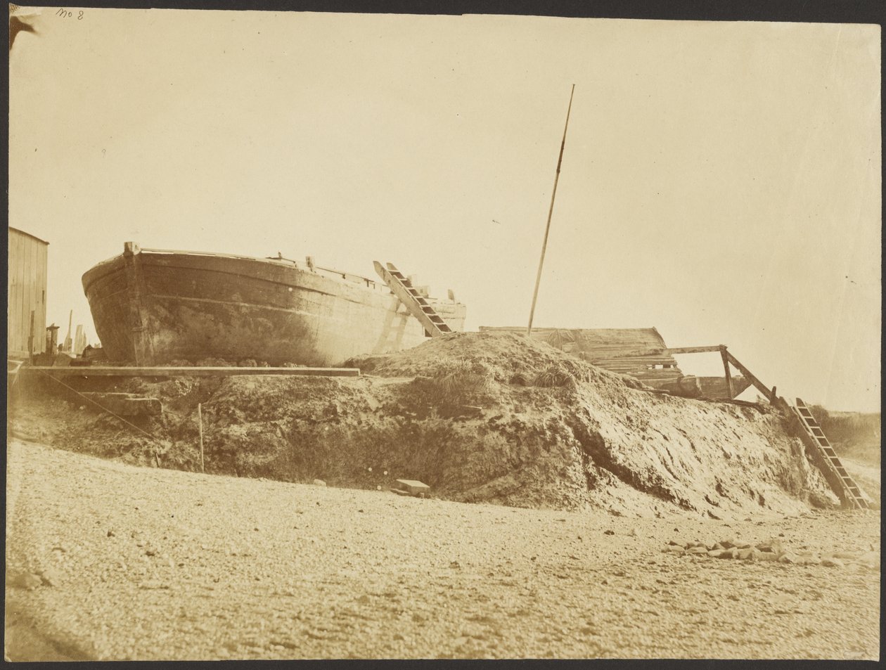 [Barca spiaggiata] da Roger Fenton
