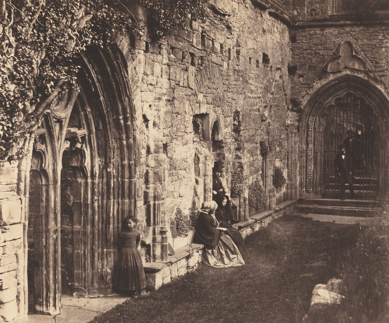 Il chiostro, Abbazia di Tintern, 1854 da Roger Fenton