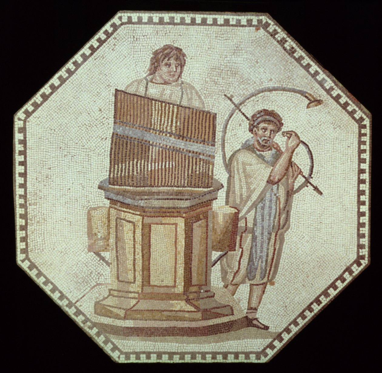 Un organista e un suonatore di corno intrattengono a una partita di gladiatori da Roman