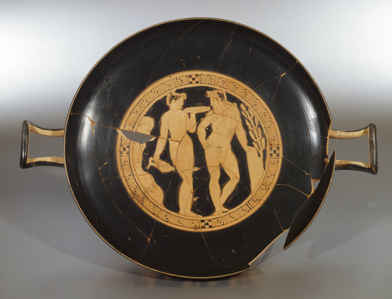 Piatto a figure nere, dalla tomba di Poggio Sommavilla da Roman