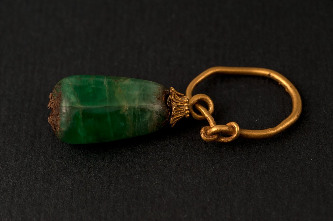 Orecchino (oro e smeraldo) da Roman
