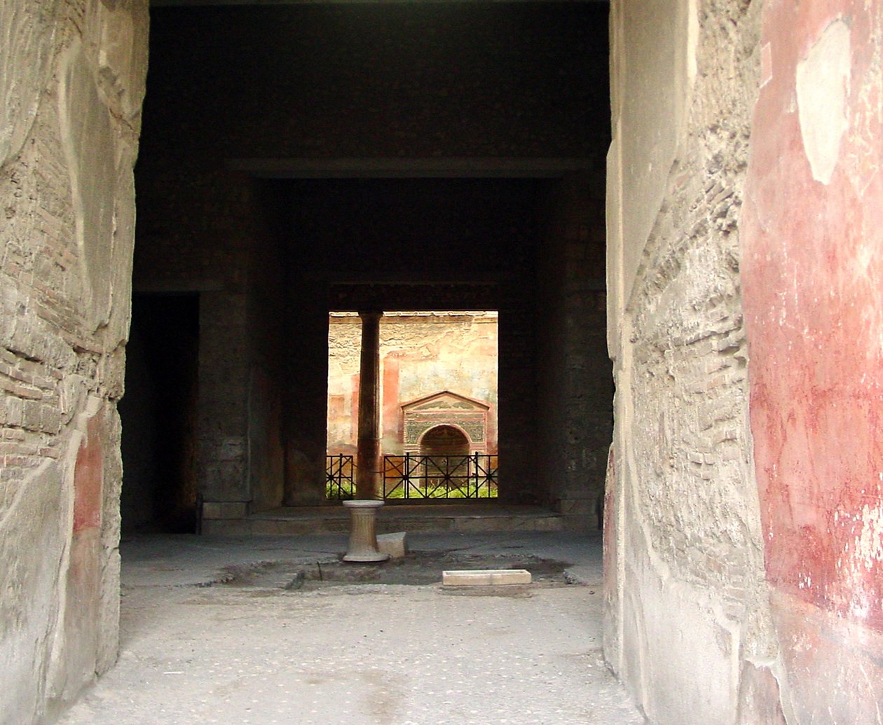 Ingresso di una casa da Roman