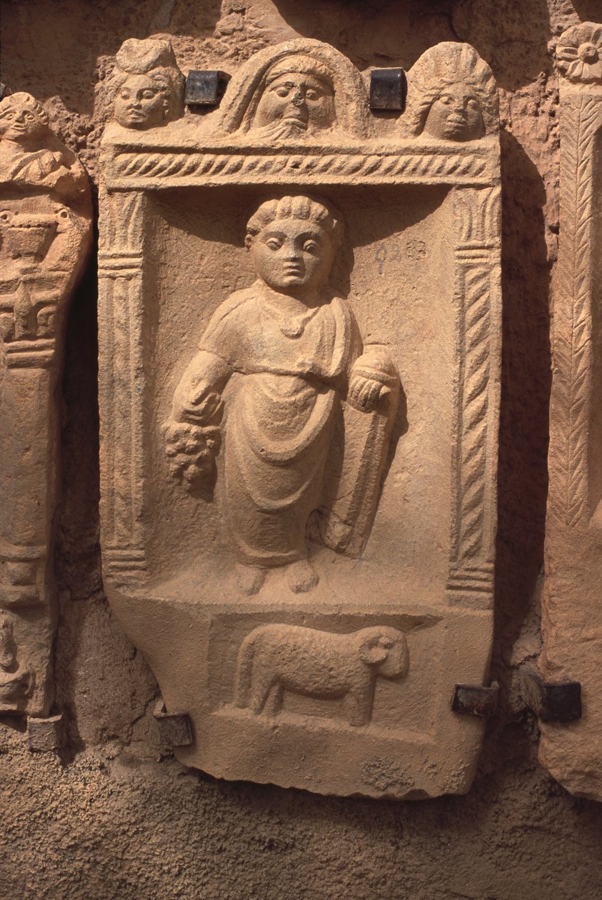 Stele con figura umana da Roman Imperial Period