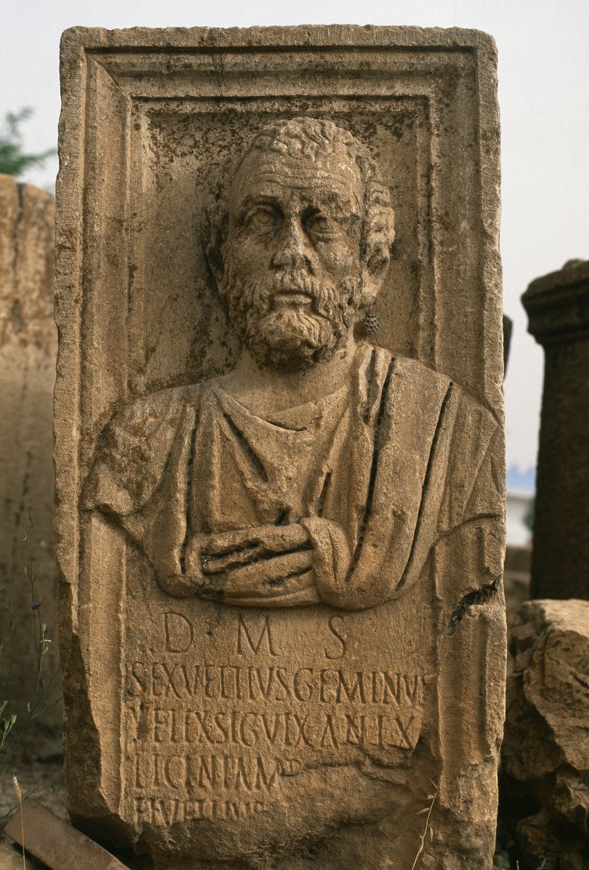 Stele con una testa da Roman Imperial Period