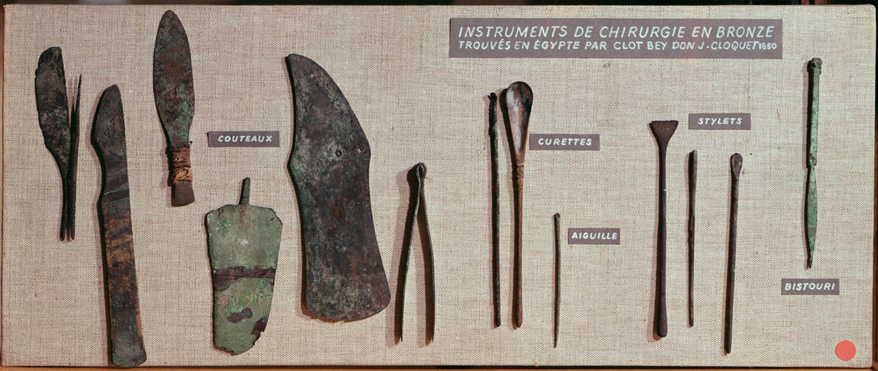 Strumenti chirurgici, trovati in Egitto da Antoine Barthelemy Clot Bey (1793-1868) da Roman Period Egyptian