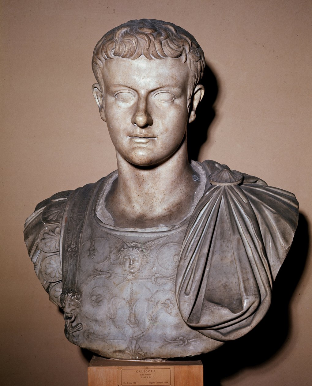 Busto di Caligola da Roman