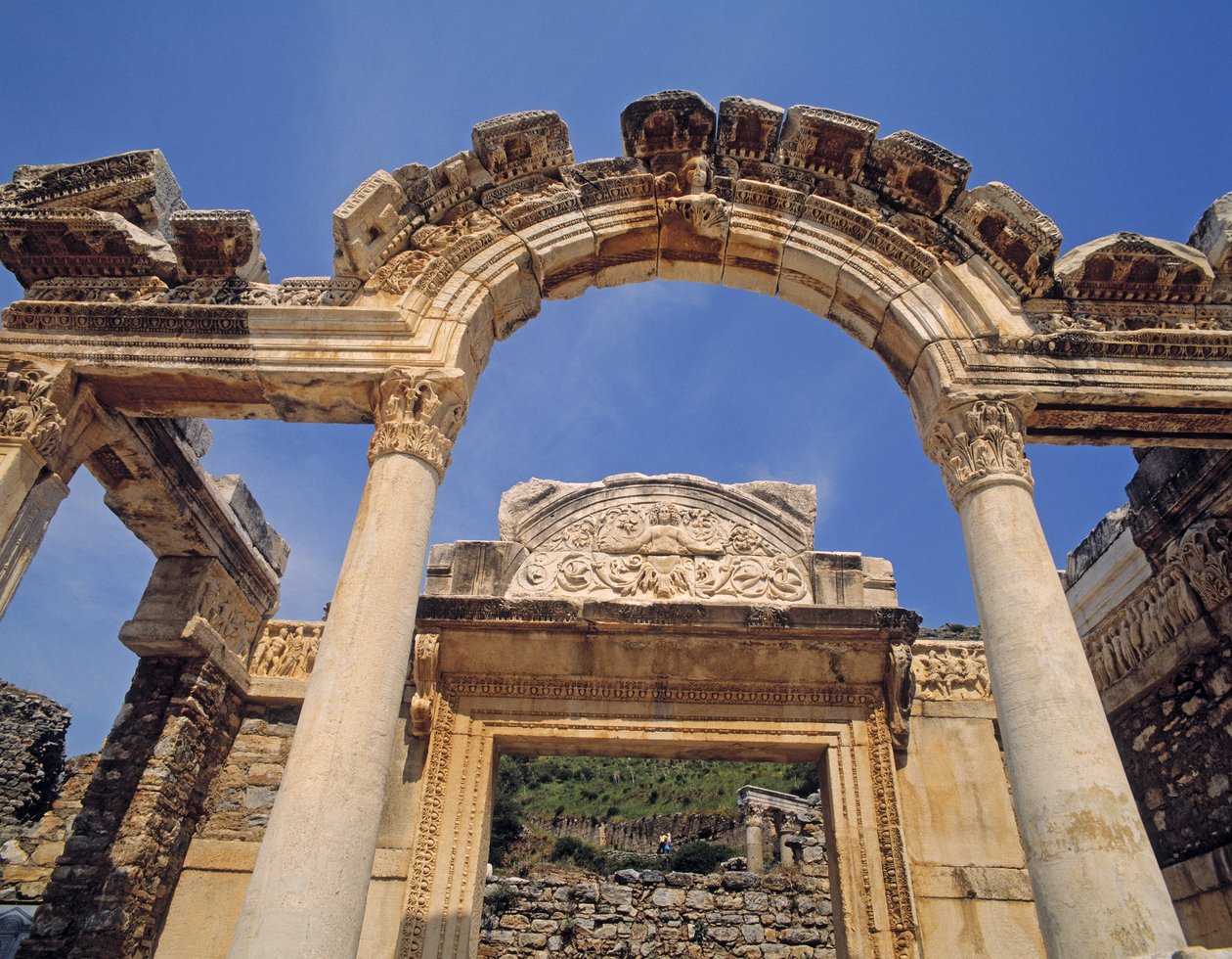 Facciata del Tempio di Adriano da Roman