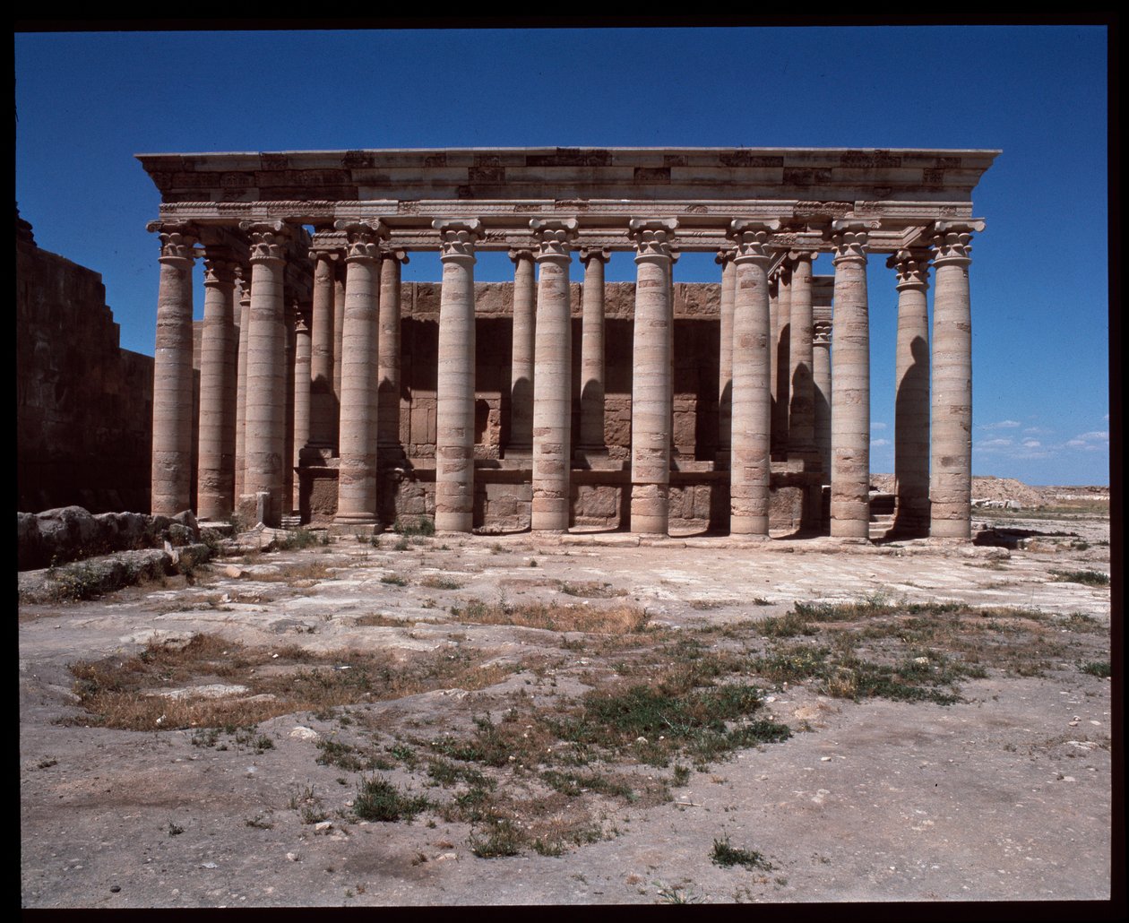 Veduta del tempio romano da Roman
