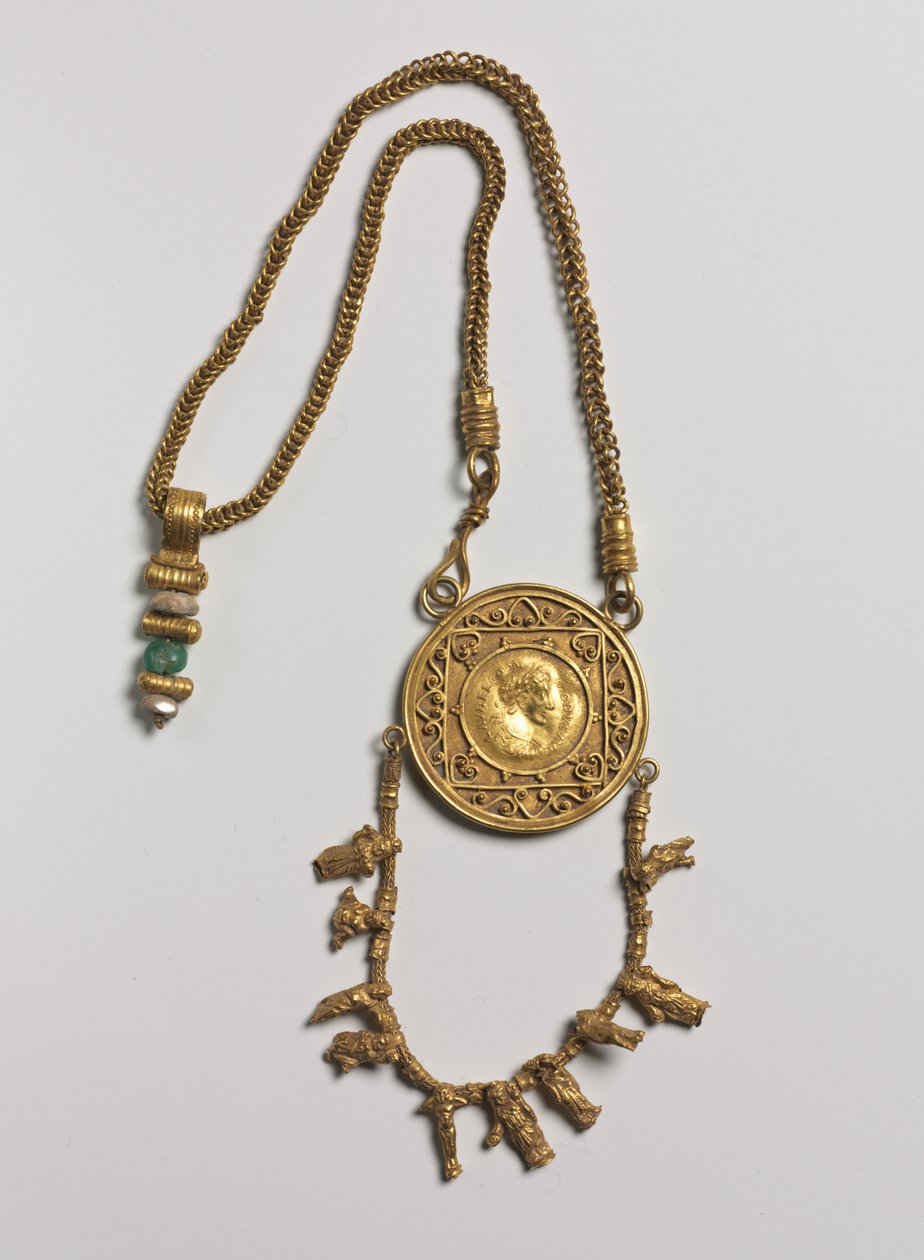 Collare con medaglione e pendente, 200-300 da Roman Period Egyptian