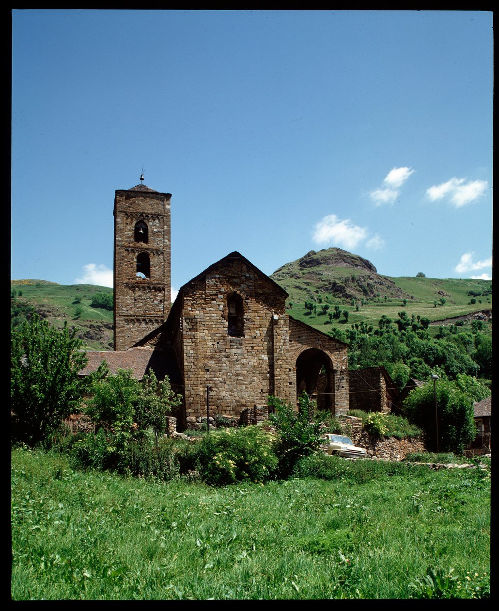 Vista della chiesa da Romanesque