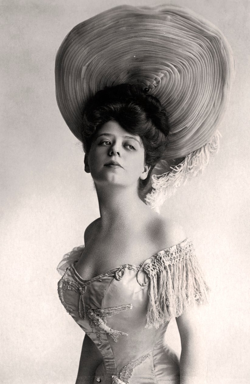 Camille Clifford 1885-1971, attrice belga, 1905 da Rotary Photo