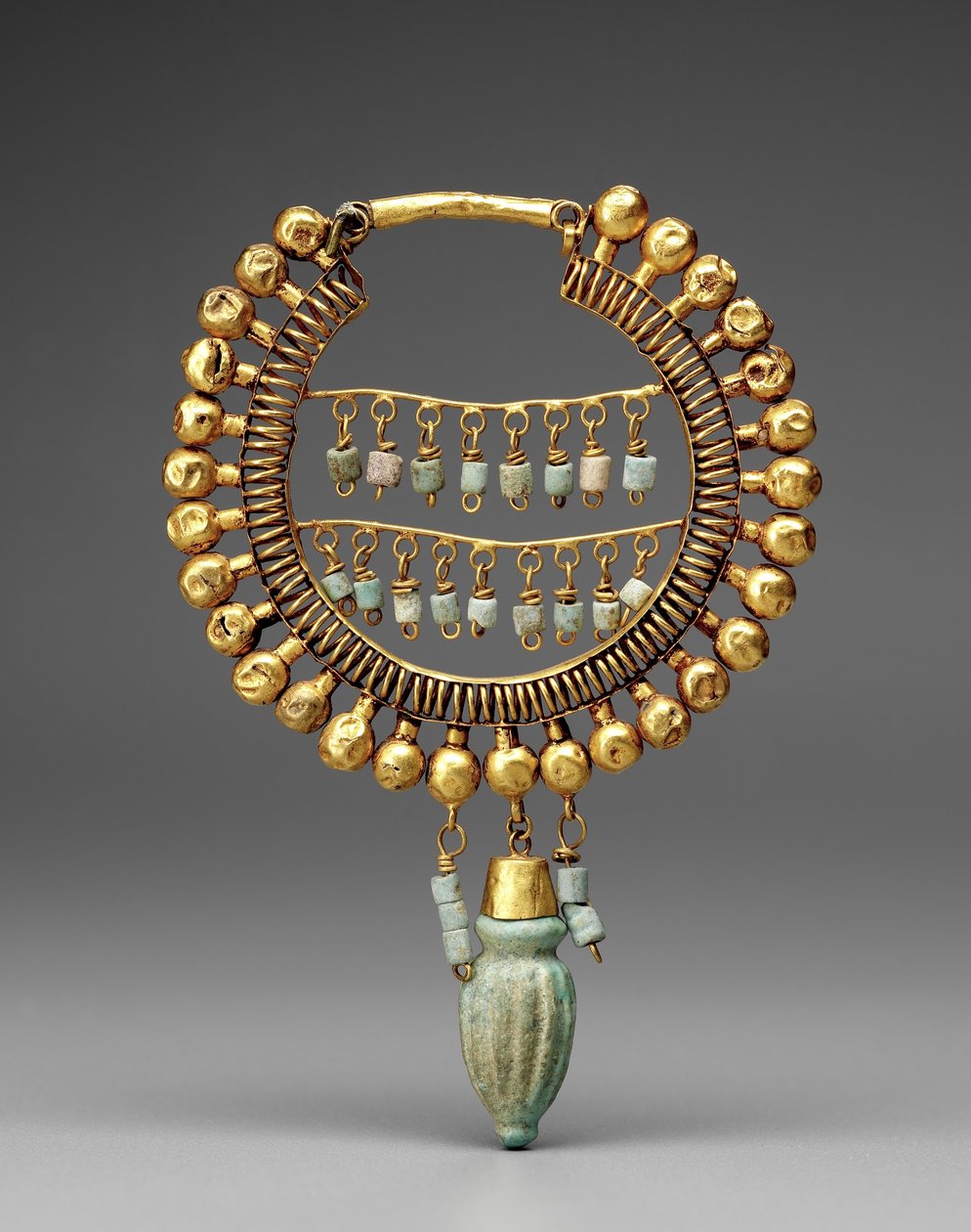 Orecchino, 550-330 a.C. da School Persian