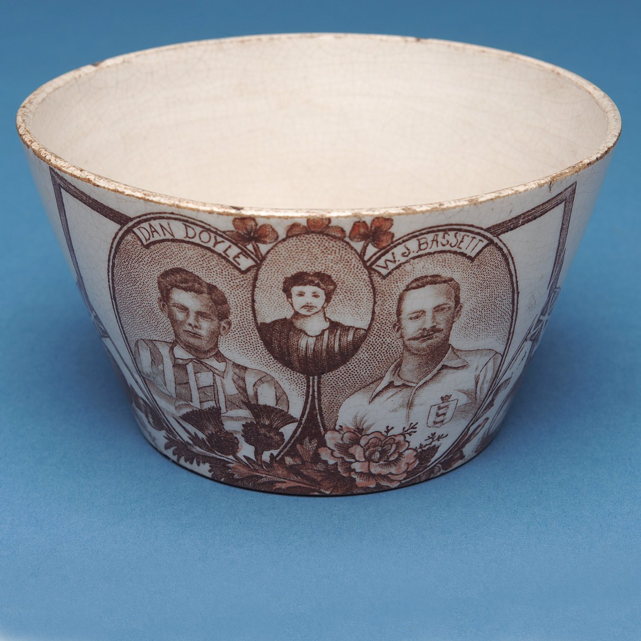 Ciotola souvenir Inghilterra vs. Scozia (ceramica) da Scottish School