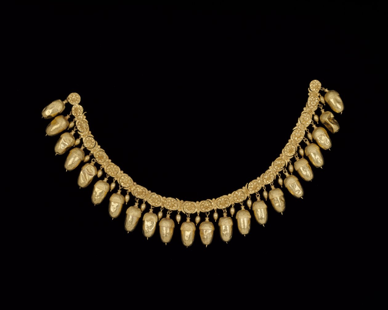 Collana di ghiande, dalla tomba IV a Nymphaeum in Crimea, V secolo a.C. (oro) da Scythian