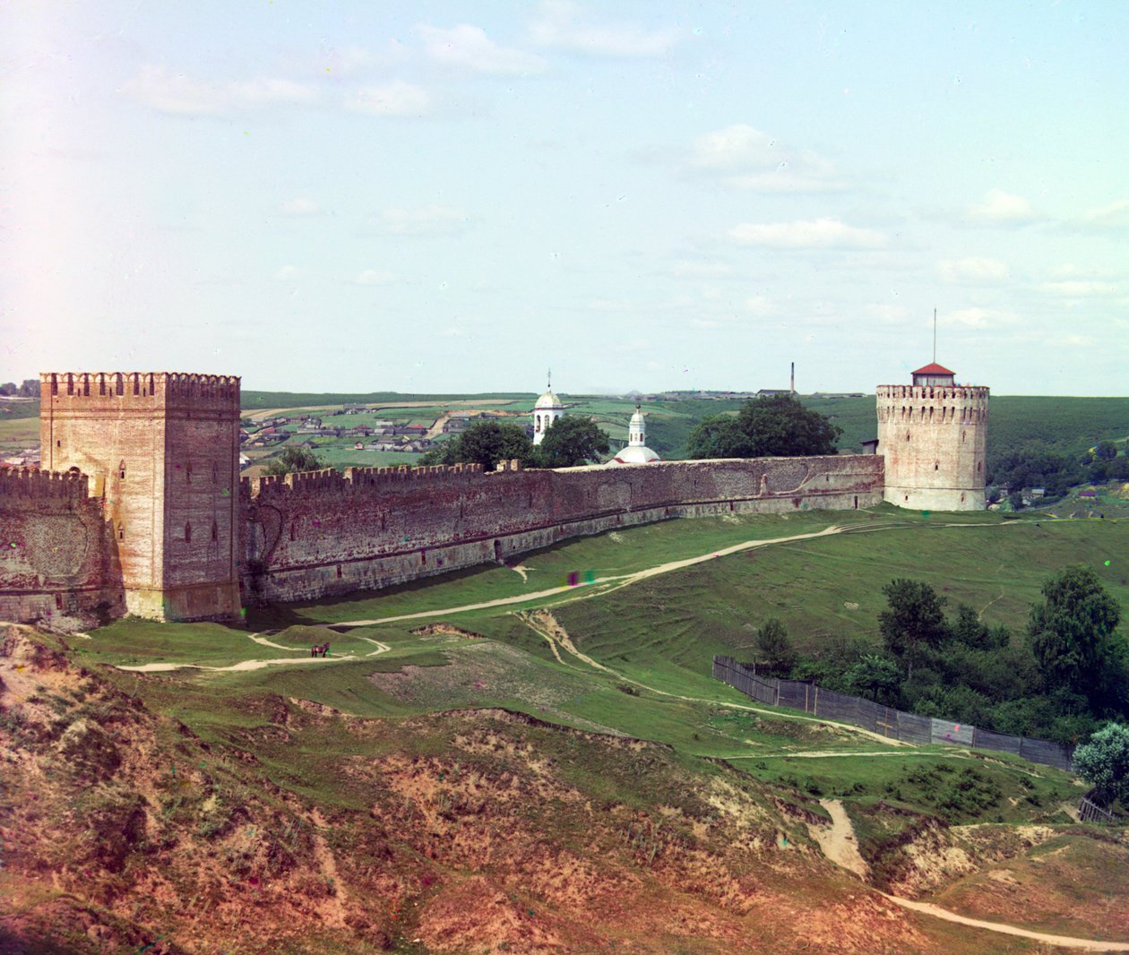 Muro della fortezza con torre Veselukha. Smolensk, Russia, pubblicato nel 1912 da Sergei Mikhailovich Prokudin Gorskii