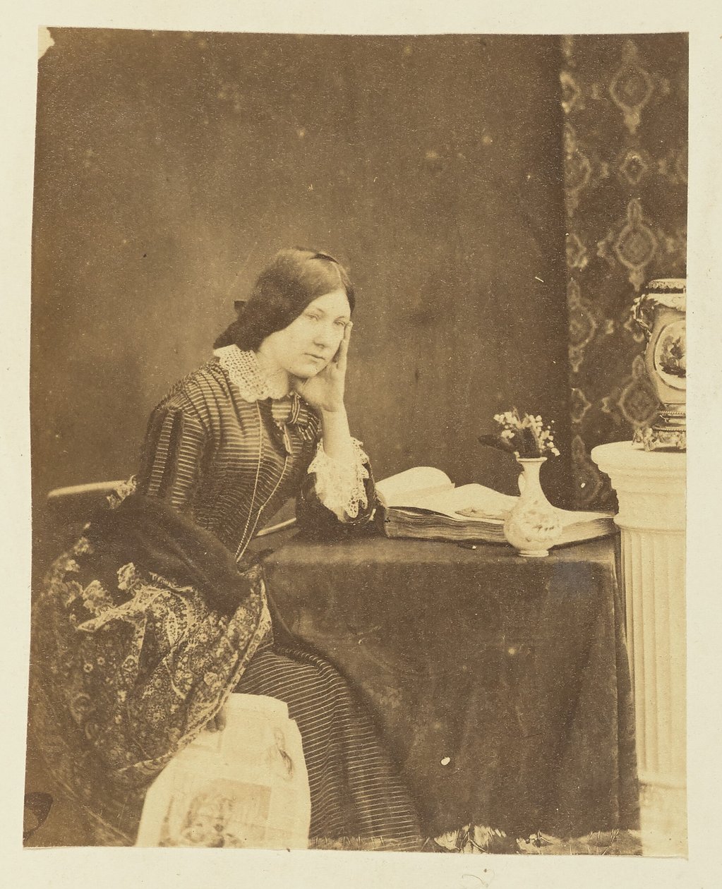 [Ritratto di donna] da Sir John Joscelyn Coghill