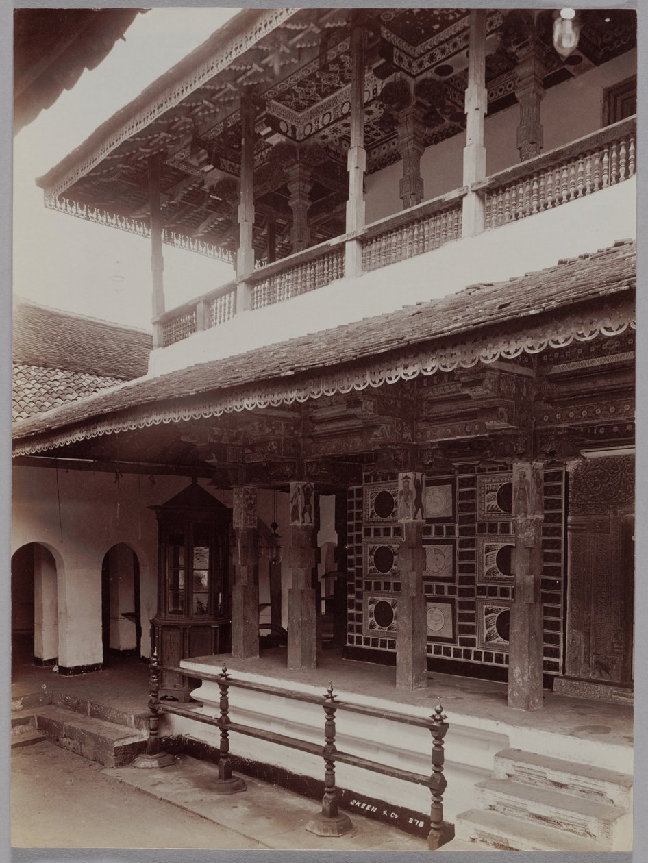 Tempio Buddista a Kandy, Ceylon da Skeen and Co.