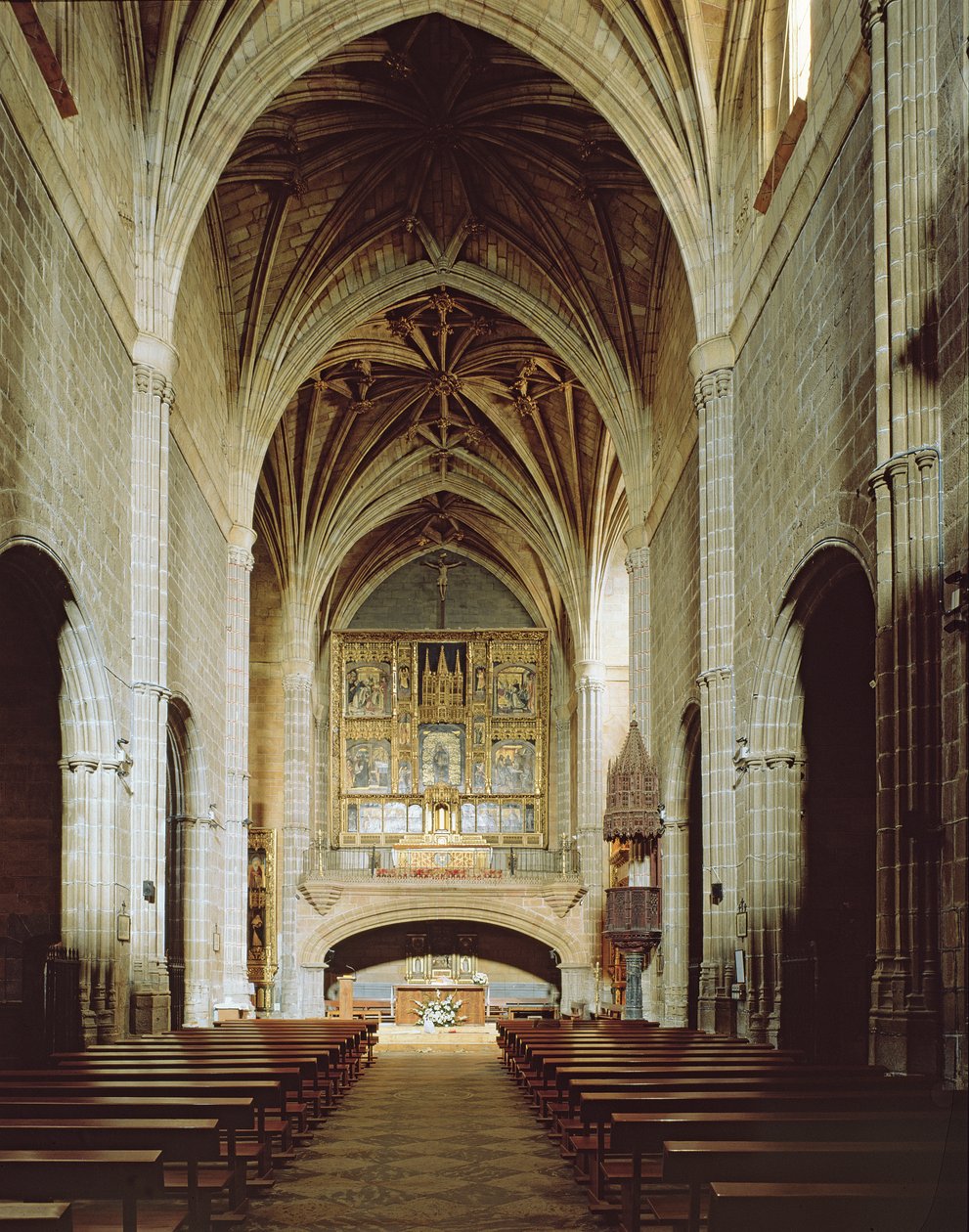 Vista interna della chiesa da Spanish School
