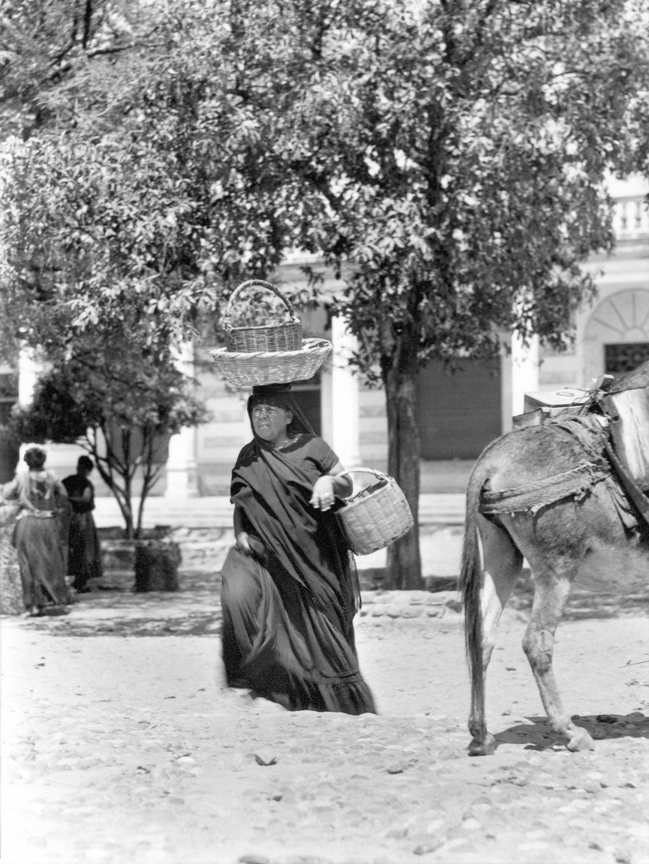 Donna a Tehuantepec, Messico, 1929 da Tina Modotti