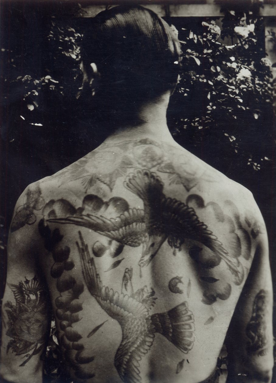 Un uomo tatuato da Unbekannt Unbekannt