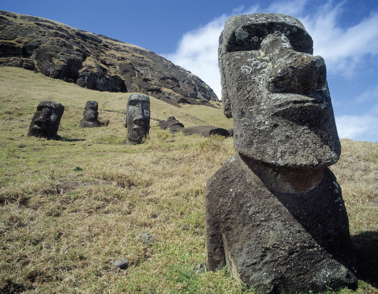 Statue Monolitiche alla Cava di Rano Raraku, c.1000-1600 da Unbekannt Unbekannt