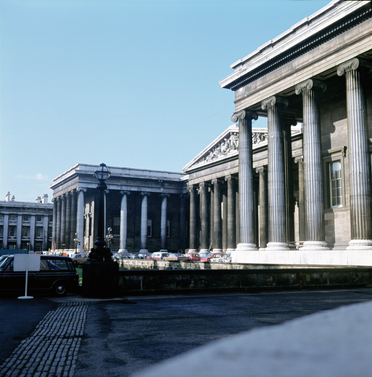 Facciata sud del British Museum da Unbekannt Unbekannt