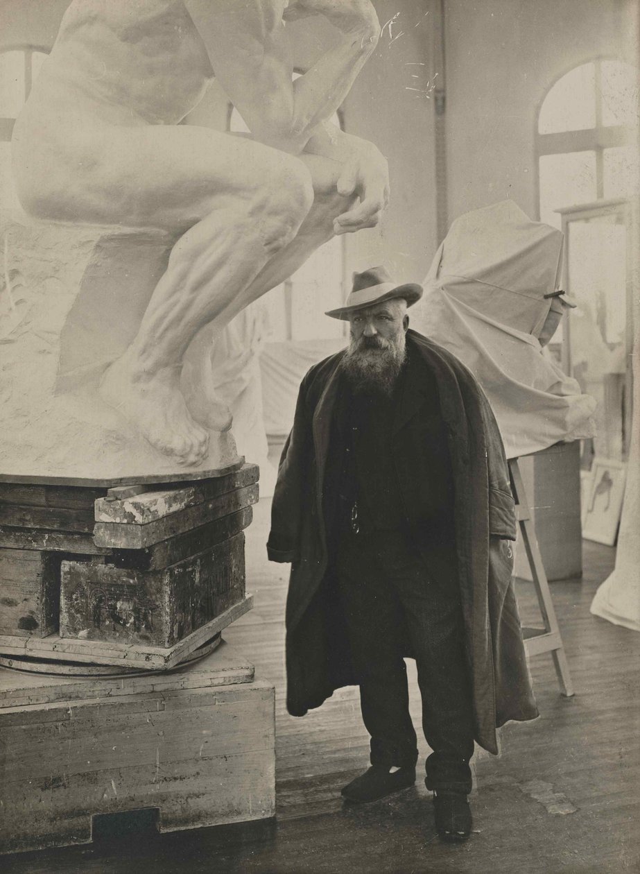 Auguste Rodin nel suo studio da Unbekannt