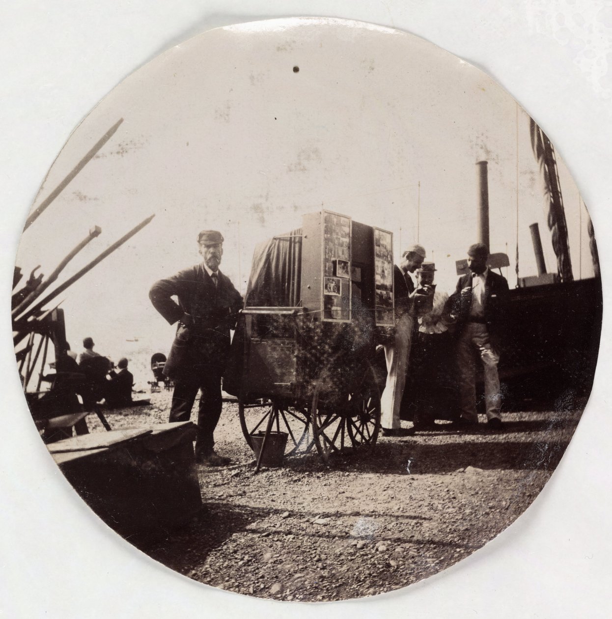 Fotografo sulla spiaggia, circa 1890 da Unbekannt