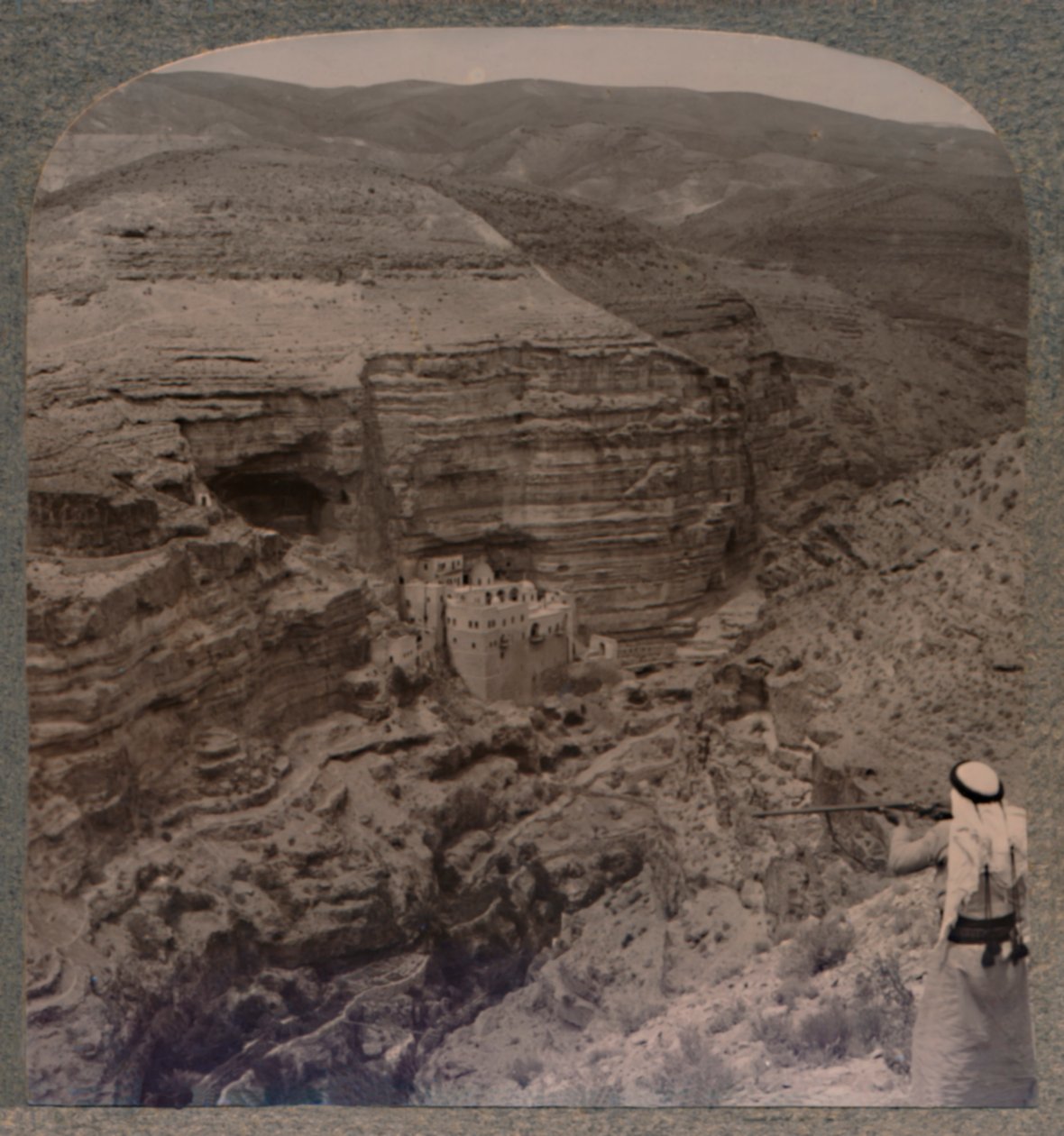 Convento di Elia. Beduini che sparano, c1900 da Unbekannt