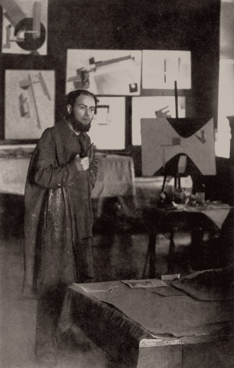 El Lissitzky nel suo studio a Vitebsk, 1919 da Unbekannt