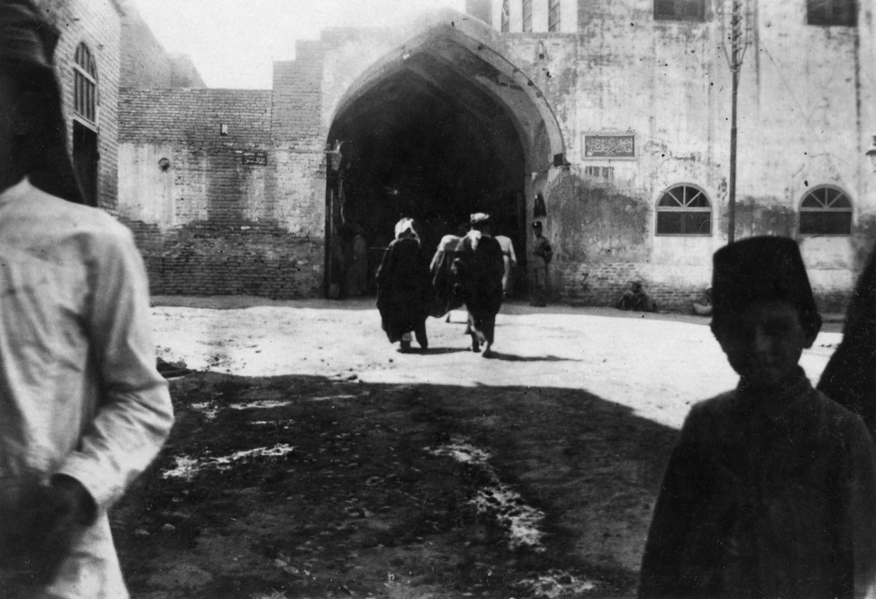 Ingresso del bazar di Baghdad, Mesopotamia, Prima Guerra Mondiale, 1918 da Unbekannt
