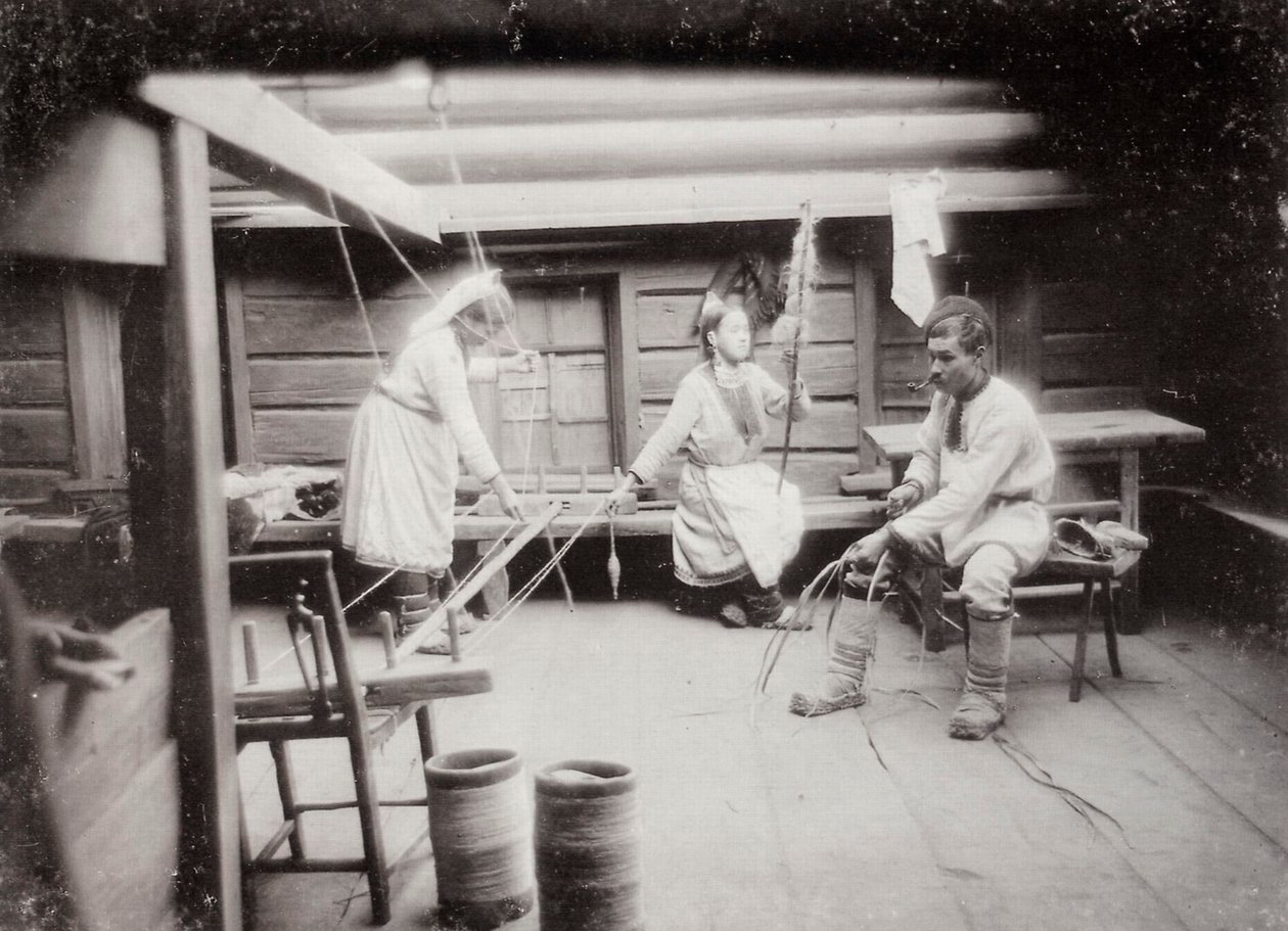 Vita quotidiana del popolo Mari, Russia, c1880s-c1890s da Unbekannt
