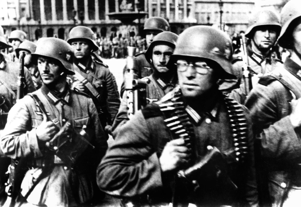 Soldati tedeschi che marciano a Parigi, 14 giugno 1940 da Unbekannt