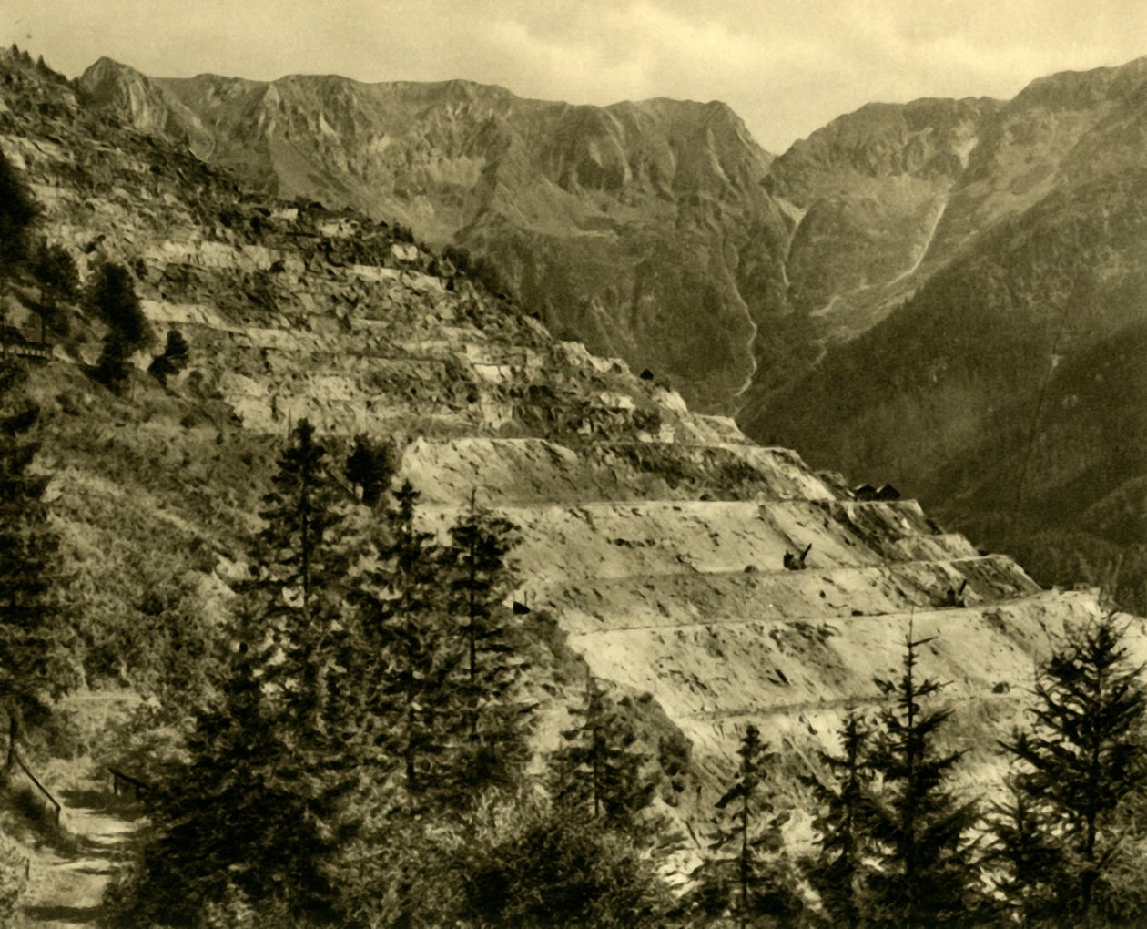 La miniera di Erzberg, Stiria, Austria, c1935 da Unbekannt