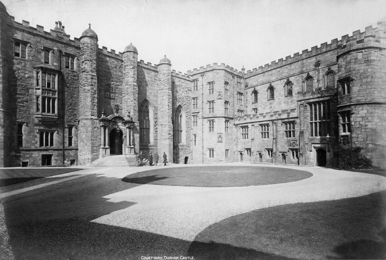 Il cortile, Castello di Durham, Inghilterra, XX secolo da Unbekannt