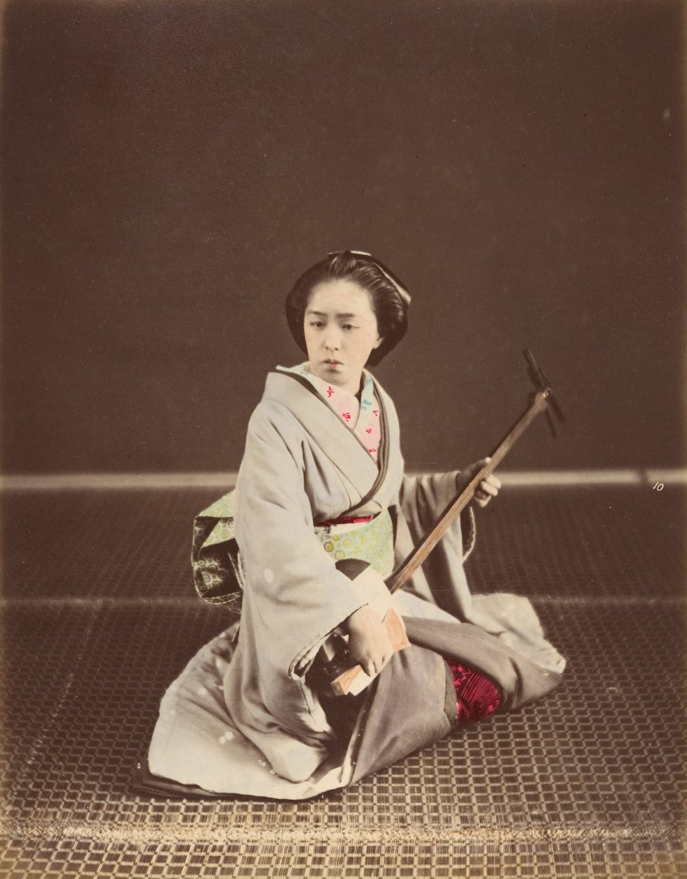 [Tokyo Geisha con Shamisen], 1870 da Unbekannt