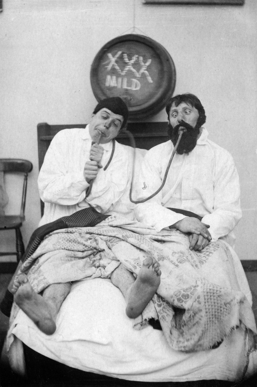 Due uomini ubriachi in un letto, 1906 da Unbekannt