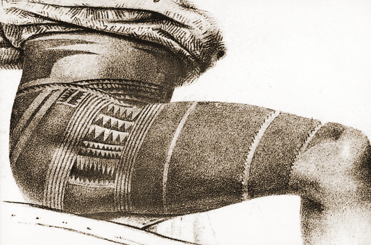 Coscia di un uomo samoano con tatuaggi da Unbekannt Unbekannt