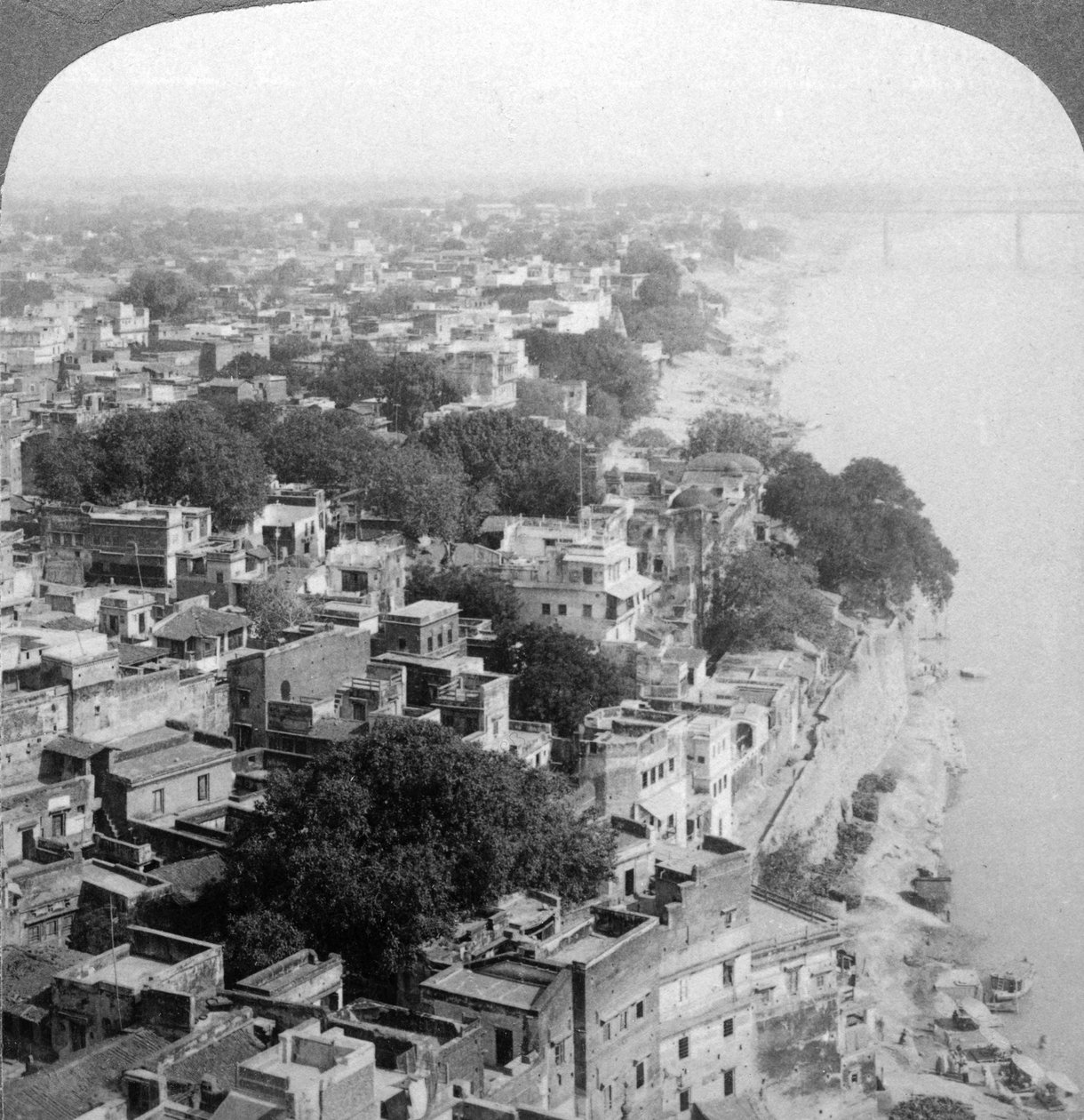 Benares Varanasi, India da Underwood and Underwood