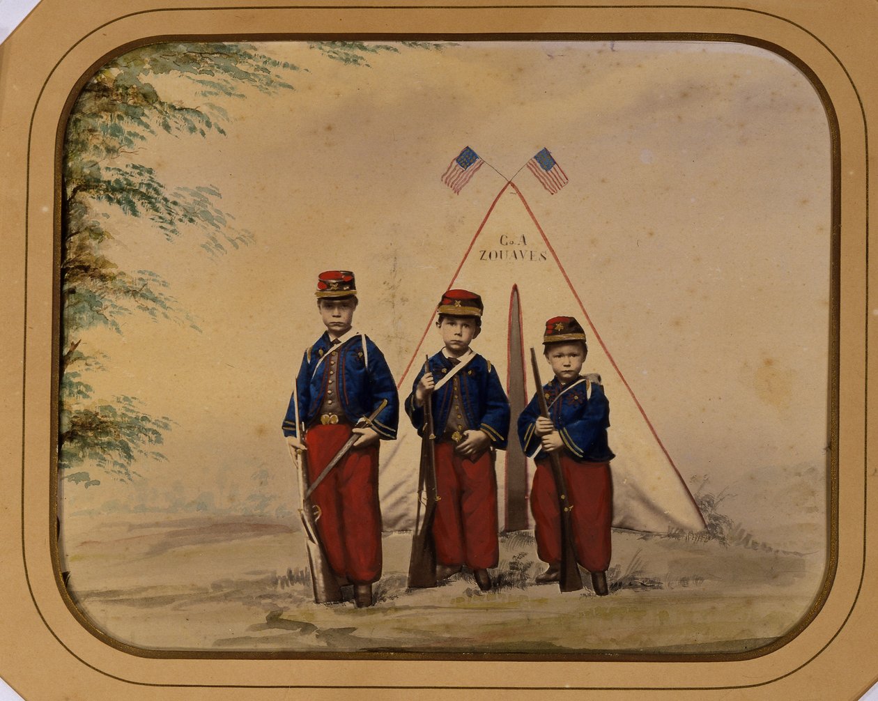 Tre ragazzi in costume da zuavo da Unidentified