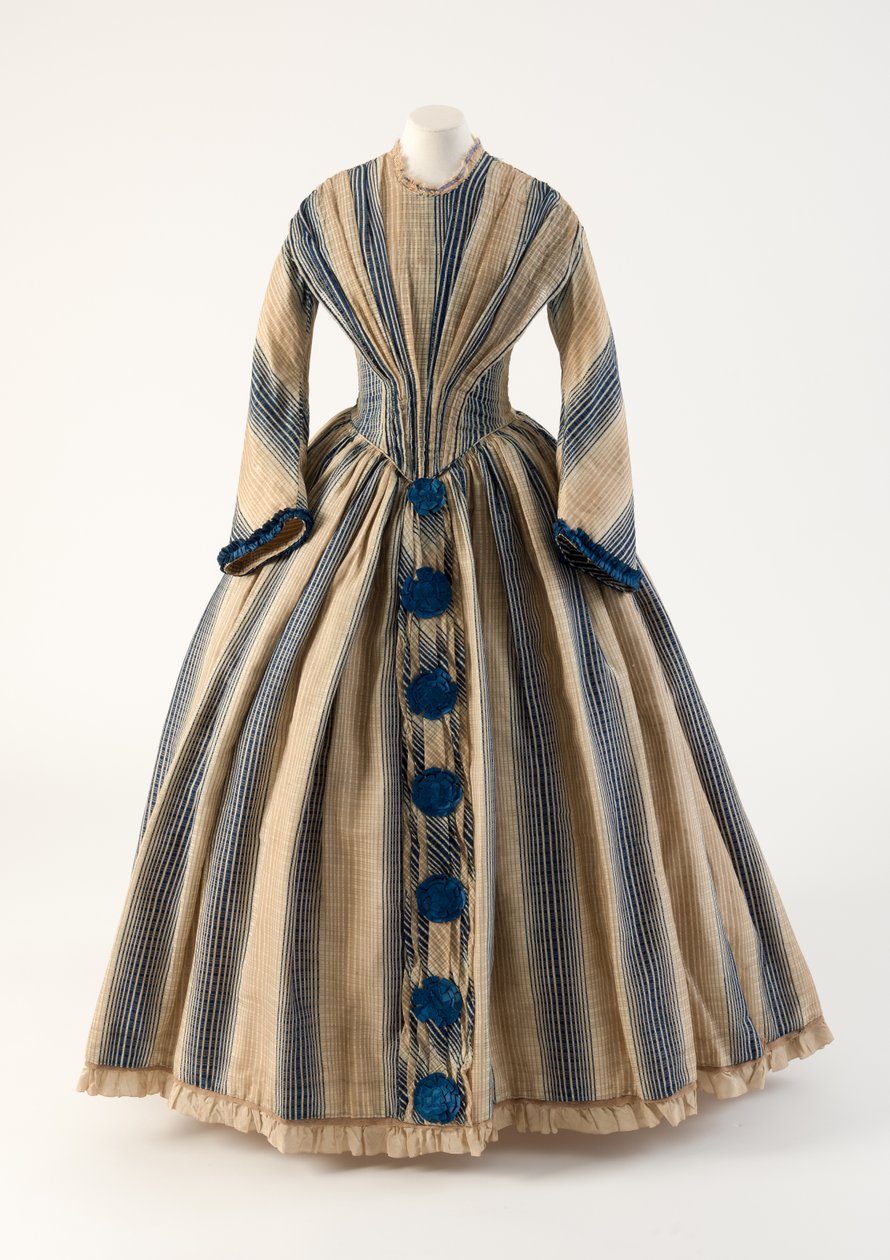 Abito in garza di lana a righe marrone chiaro e blu con pompon blu, 1840 da Unbekannt Unbekannt